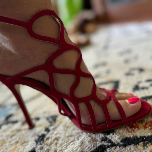Steve Madden red suede heels - Picture 4 of 4